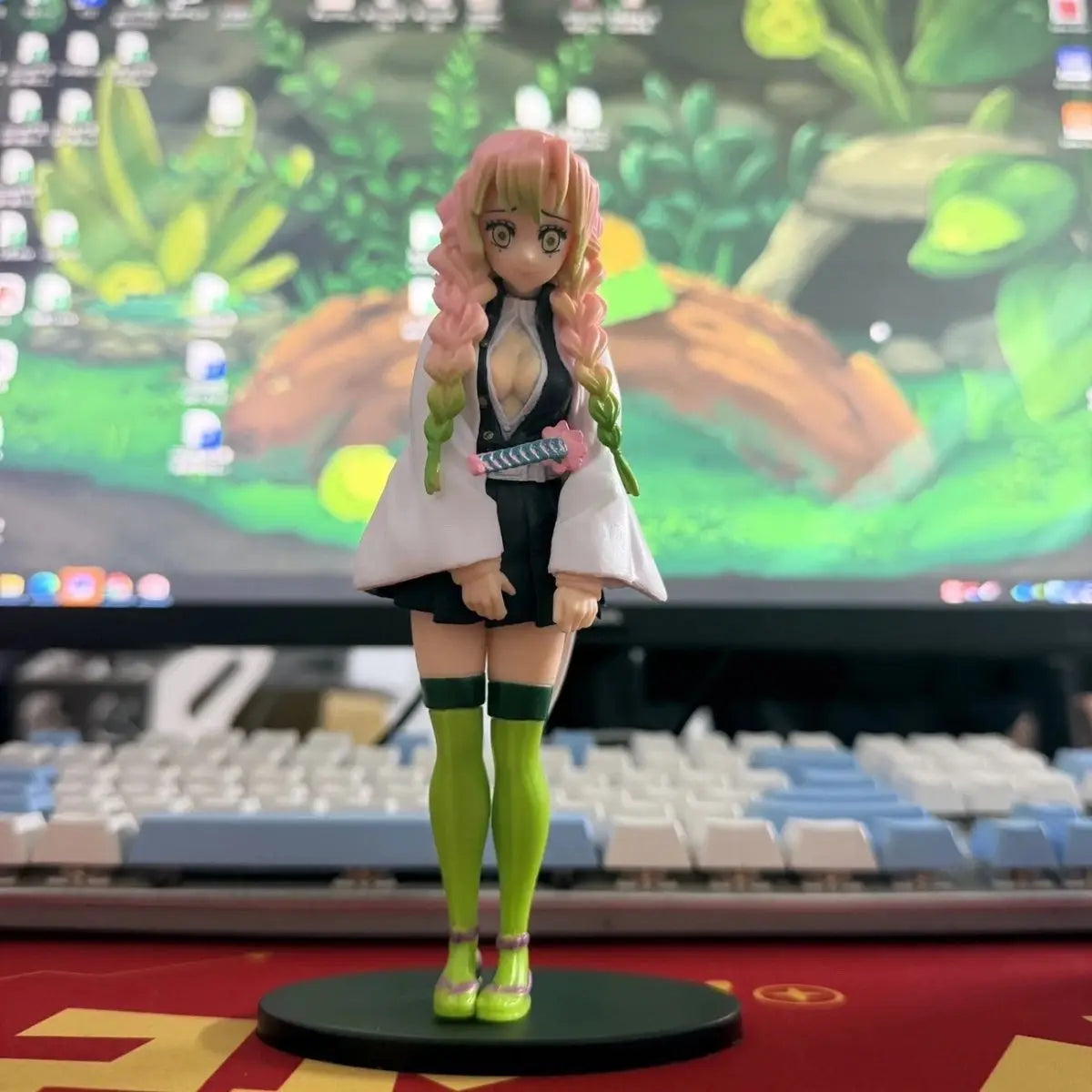 Demon Slayer Love Pillar Mitsuri Kanroji Tanjiro Figurine Friendship Outfit Model Display Cute Fun Gift for Friends